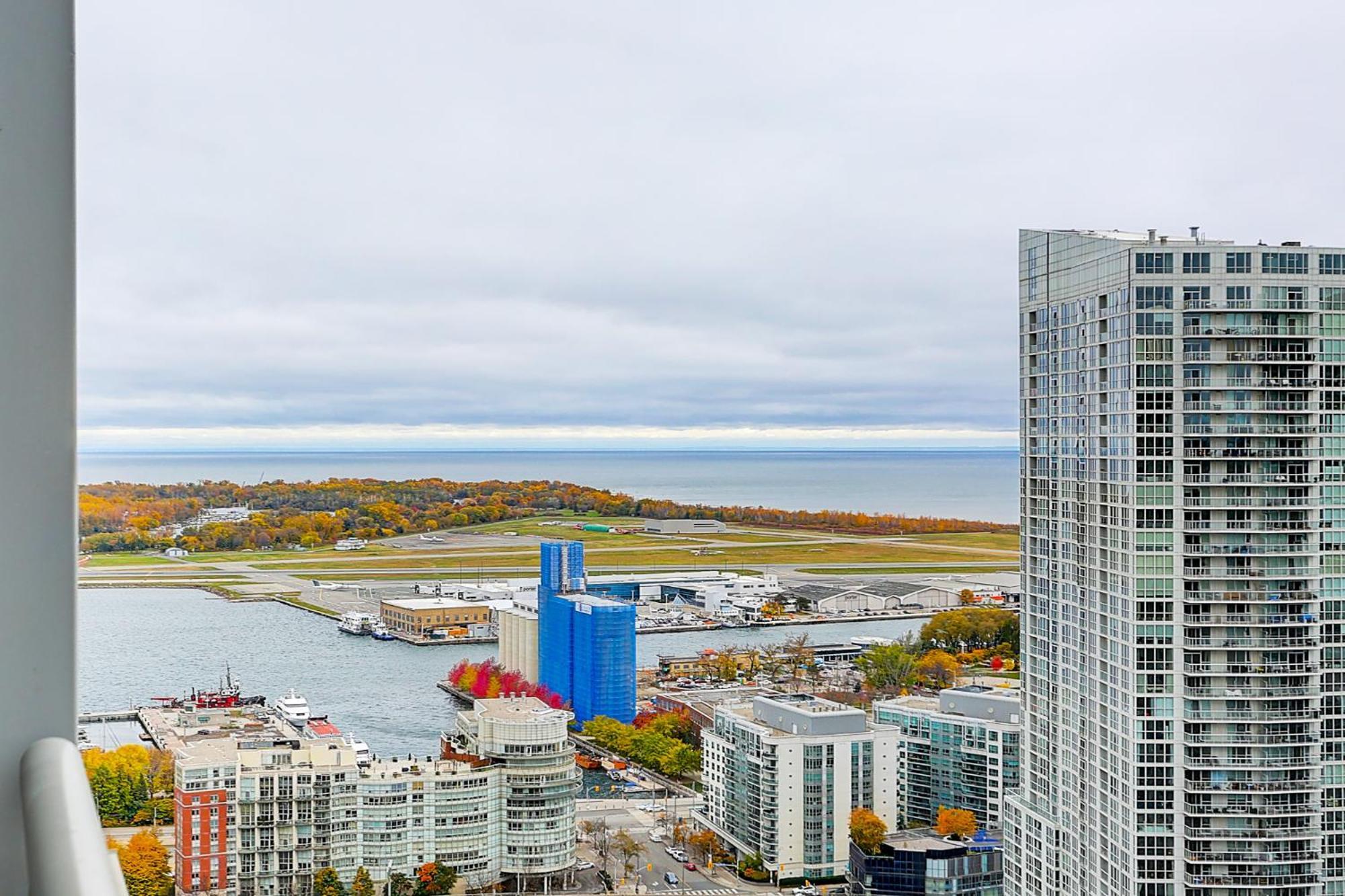 Lakeview Apartments Downtown Toronto Buitenkant foto